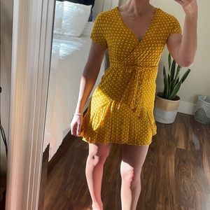 YELLOW MINI DRESS WORN ONCE